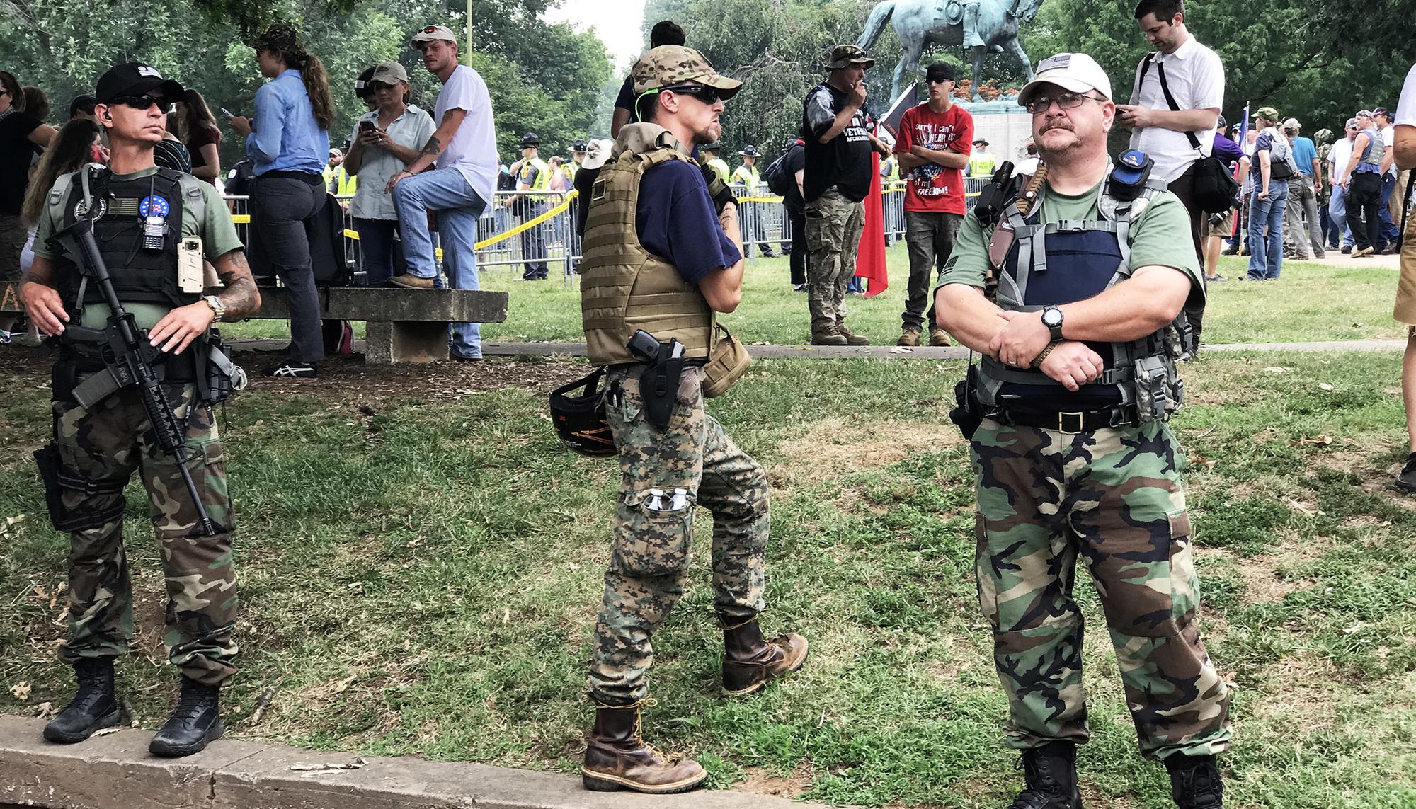 Milicia de extrema derecha en Charlottesville durante el 12 de agosto de 2017